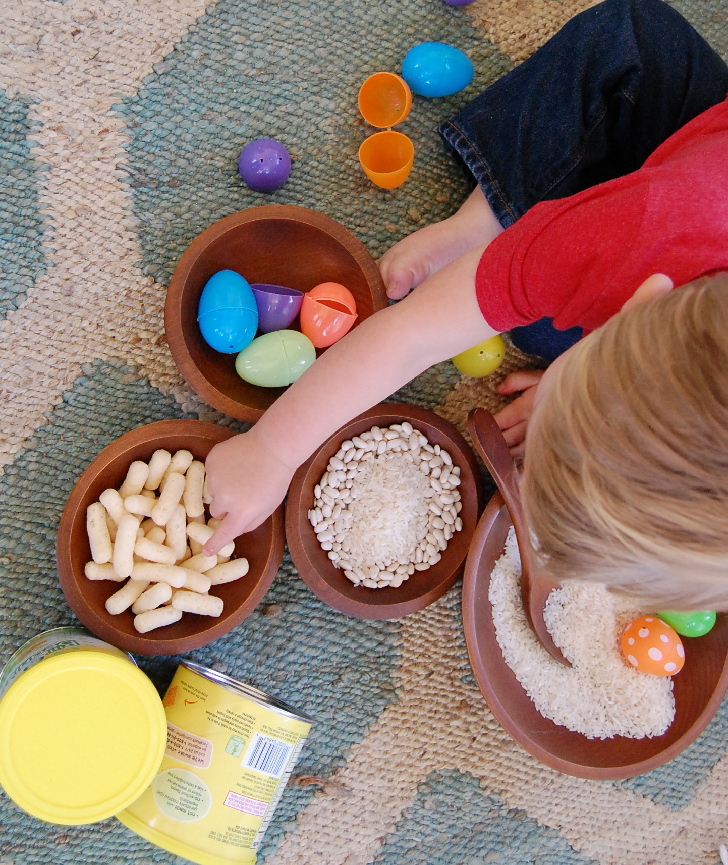 Gerber Lil' Beanies are a great new toddler snack made from navy beans and rice flour. Free of GMOs, artificial flavors, colors and preservatives. #healthysnack #gerberlilbeanies #toddlersnack juliannegray.com